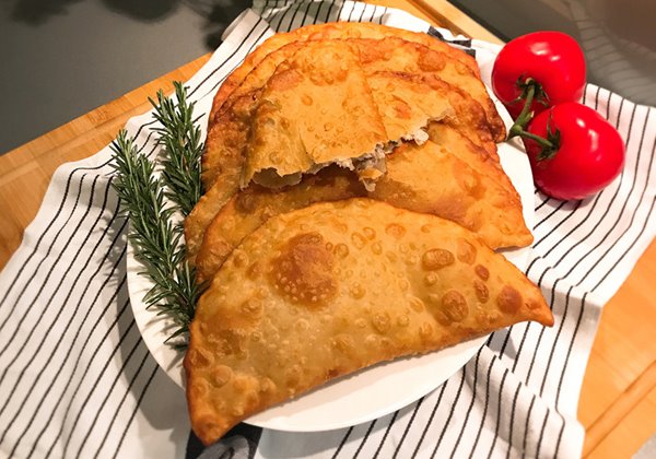 Am-thuc-Nga-Chebureki