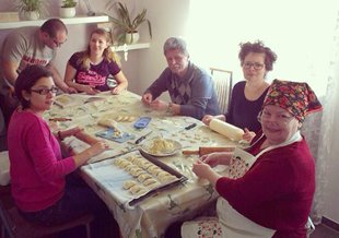 PELMENI - SỦI CẢO XỨ SỞ BẠCH DƯƠNG