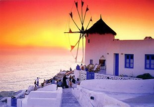 HOÀNG HÔN ĐẸP NHƯ TRANH TRÊN ĐẢO SANTORINI