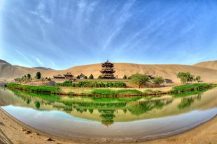 NGUYỆT NHA TUYỀN TRÊN CON ĐƯỜNG TƠ LỤA