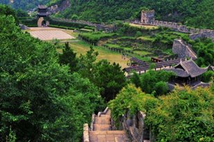 KỲ BÍ VẠN LÝ TRƯỜNG THÀNH PHƯƠNG NAM