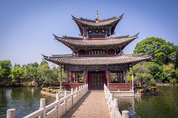 Hắc-Long-Đàm-tour-Le-Giang-Du-lịch-Trung-Quốc-Happytours-5