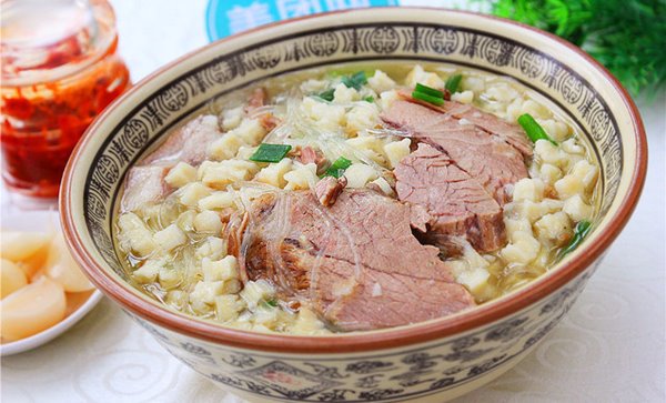 am-thuc-tay-an-banh-mi-vun-thit-cuu-yangrou-paomo