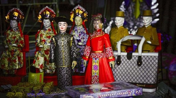 nhung-dieu-binh-thuong-o-trung-quoc-gay-soc-cho-khach-nuoc-ngoai-dam-cuoi-ma