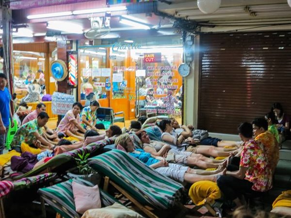 Phố-Tây-Khao-san-Bangkok-Du-lịch-Thái-lan-6-Happytours