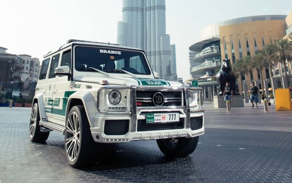Sieu-xe-canh-sat-Dubai-du-lich-du-bai-Happytours-4