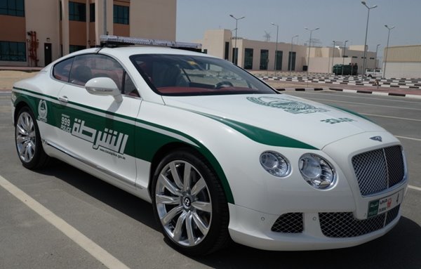 Sieu-xe-canh-sat-Dubai-du-lich-du-bai-Happytours-7