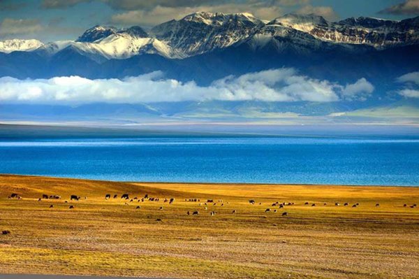 ho-Sayram-lake