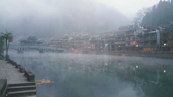 phuong-hoang-co-tran-mo-suong-som-1