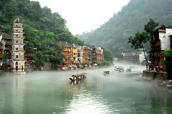 Phuong-Hoang-co-tran-trong-suong-mu