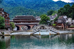 NHỮNG CÂY CẦU Ở PHƯỢNG HOÀNG CỔ TRẤN